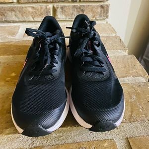 Girls Nike sneakers size 5 girls